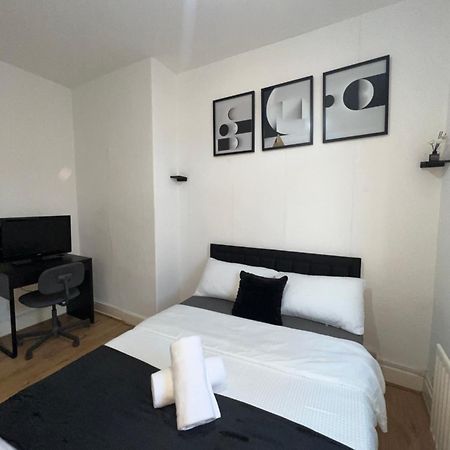 Adorable Double Room Middlesbrough Exterior photo