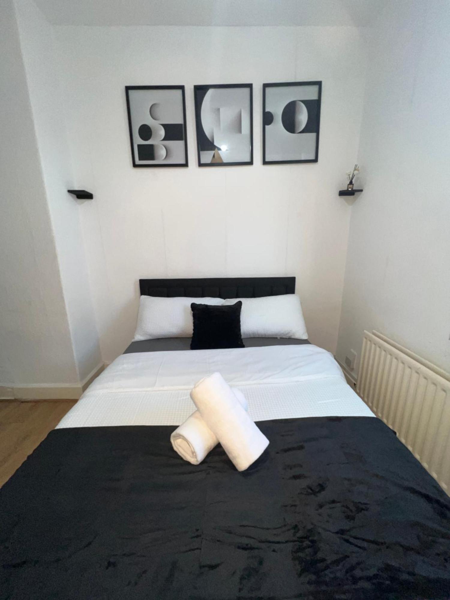 Adorable Double Room Middlesbrough Exterior photo