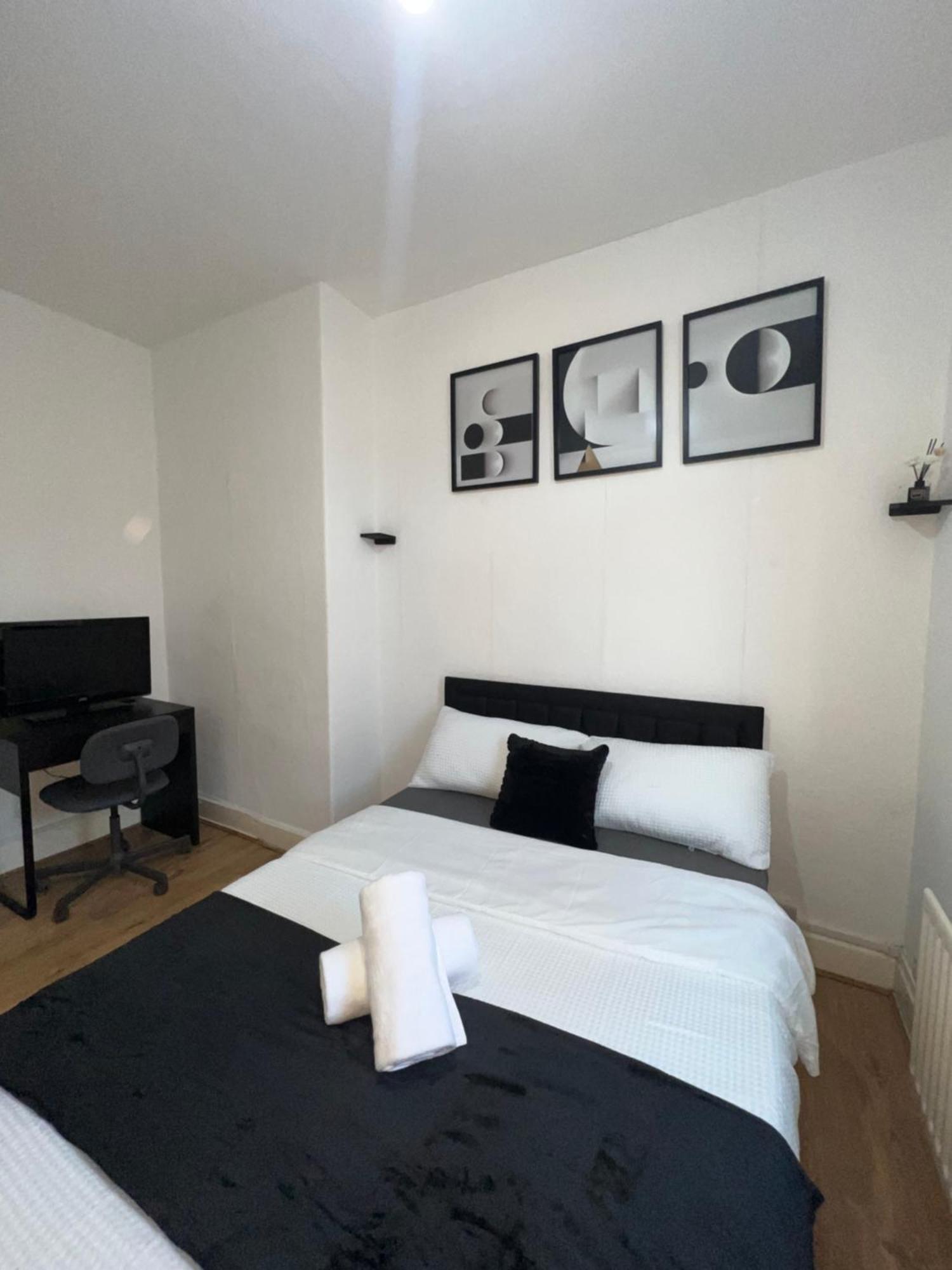 Adorable Double Room Middlesbrough Exterior photo